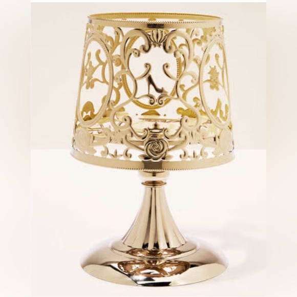 Bath & Body Works Disney Princess Royal Lamp 3-Wick Candle Holder- NWT - Picture 9 of 10